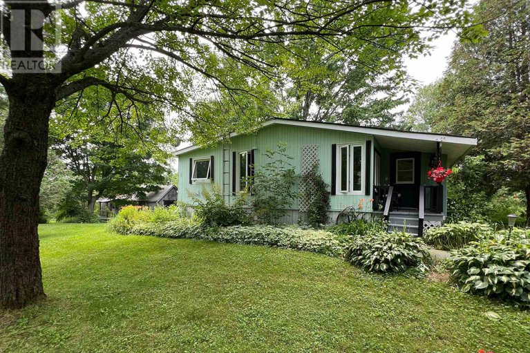 28586204/20156-beaupre-road/south-glengarry-charlottenburgh-twp/south-glengarry/ontario/K0C1L0_2