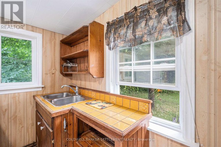 28586649/884-conc-9a-dalhousie-road/lanark-highlands-dalhousie-twp/lanark-highlands/ontario/K0G1M0_12