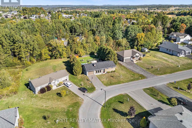 28901438/175-roxanne-street/clarencerockland-twp/clarence-rockland/ontario/K0A1N0_32