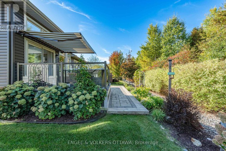 28975744/303-equinelle-drive/north-grenville-twp-kemptville-south/north-grenville/ontario/K0G1J0_19