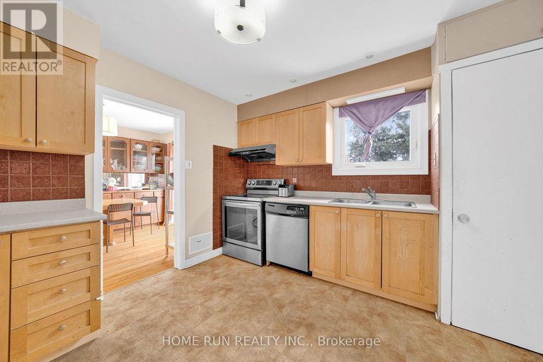 29367174/546-donald-street/castle-heightsrideau-high/ottawa/ontario/K1K1L7_6