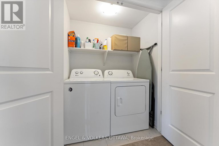 29019442/781-cairn-crescent/mer-bleuebradley-estatesanderson-park/ottawa/ontario/K1W0P7_27