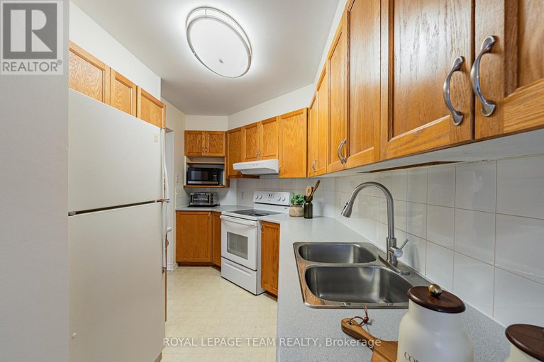 29615584/1615-locksley-lane/beaconwood/ottawa/ontario/K1J1B6_26