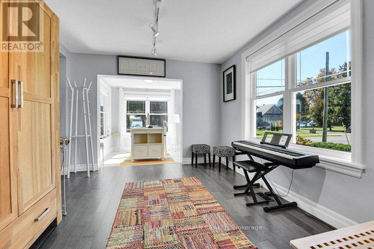 29382329/54-lakeshore-drive/morrisburg/south-dundas/ontario/K0C1X0_9