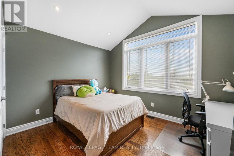 28807966/49-savuto-way/meadowlandscrestview/ottawa/ontario/K2G2T2_27