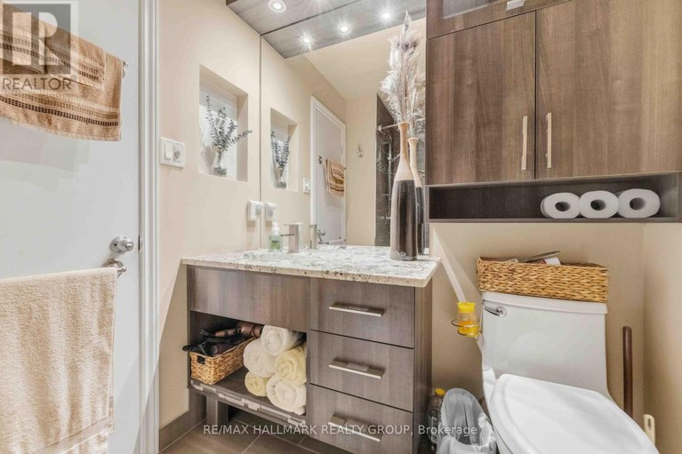 29217152/32-941-cookshire-crescent/fallingbrookridgemount/ottawa/ontario/K4A3K4_27