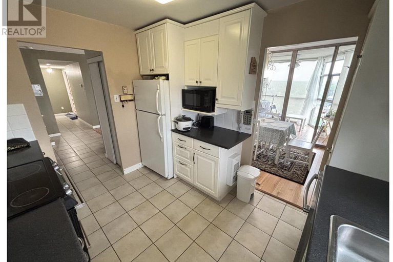 28451294/1409-2760-carousel-crescent/emerald-woodssawmill-creek/ottawa/ontario/K1T2N4_42