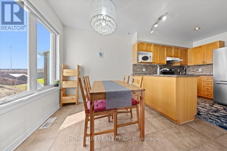 29668806/113-gray-crescent/beaverbrook/ottawa/ontario/K2K3J7_11