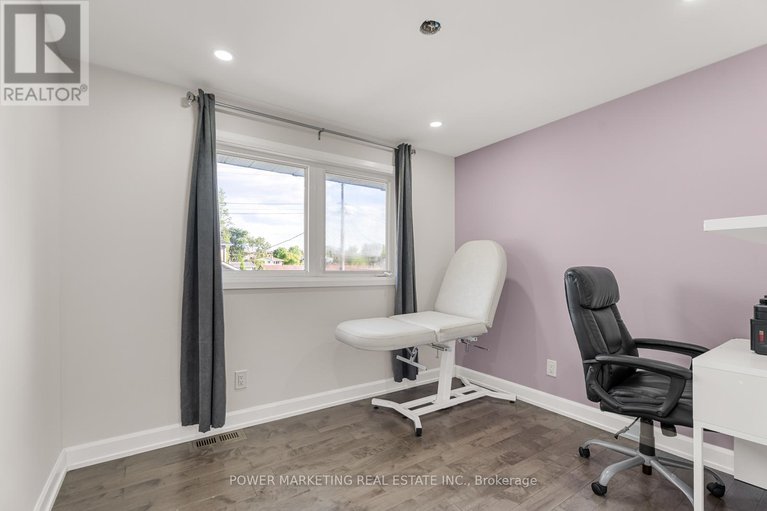 28389026/2714-hickson-crescent/redwood-park/ottawa/ontario/K2H6Y6_18