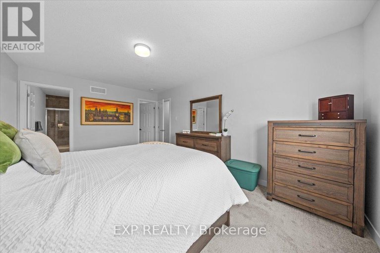 29305395/307-686-quilter-row/goulbourn-twp-from-franktown-rdsouth-to-rideau/ottawa/ontario/K0A2Z0_28