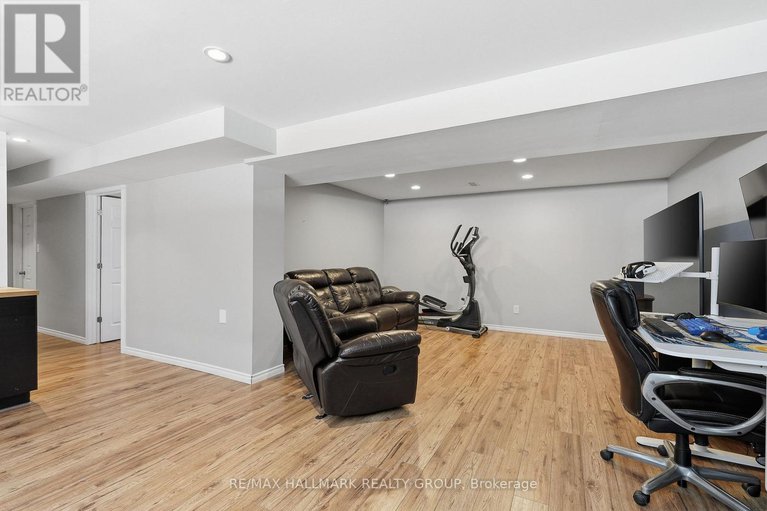 29319588/109-thivierge-court/town-of-rockland/clarence-rockland/ontario/K4K0E7_32