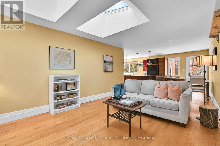 29437616/9-rock-avenue/lindenlea/ottawa/ontario/K1M1A5_20