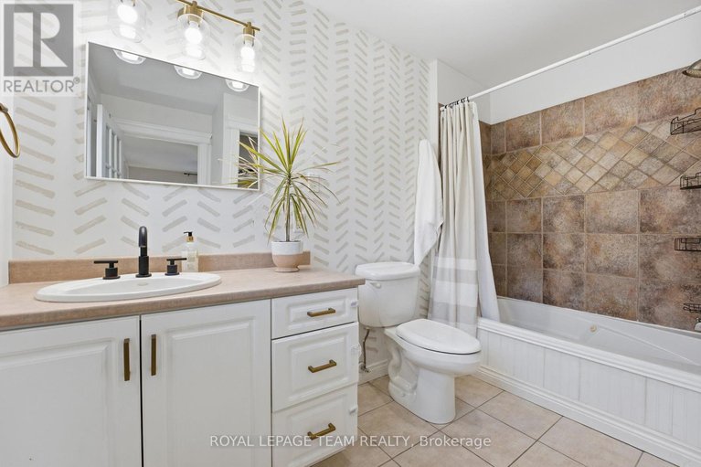 29081356/116-mclachlin-street-s/arnprior/arnprior/ontario/K7S3Y5_29