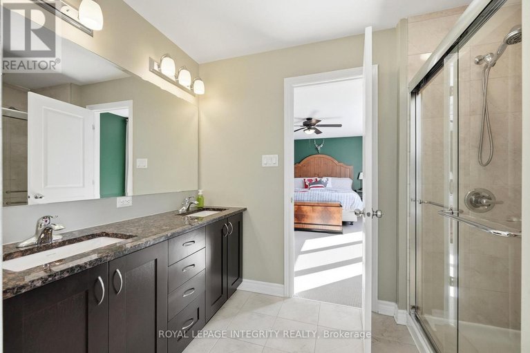 29628292/525-yellow-birch-street/mer-bleuebradley-estatesanderson-park/ottawa/ontario/K1W0J3_25