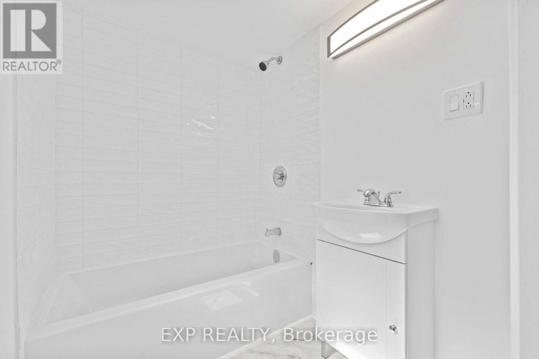 28674478/145-willow-street/west-centre-town/ottawa/ontario/K1R6W2_24