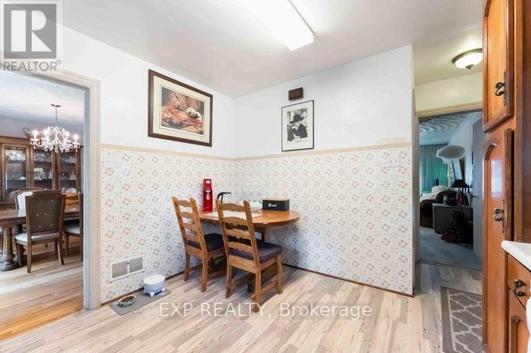 28788281/878-ivanhoe-avenue/queensway-terrace-north/ottawa/ontario/K2B5S5_23