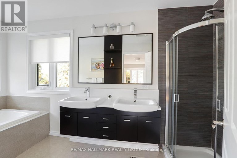 28938196/3062-upper-otterson-place/mooneys-bayrevelstoke/ottawa/ontario/K1V7B6_22