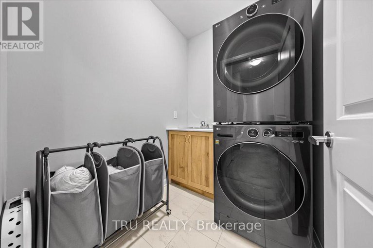 28658323/618-galarneau-way/morgans-grantsouth-march/ottawa/ontario/K2W0M1_21