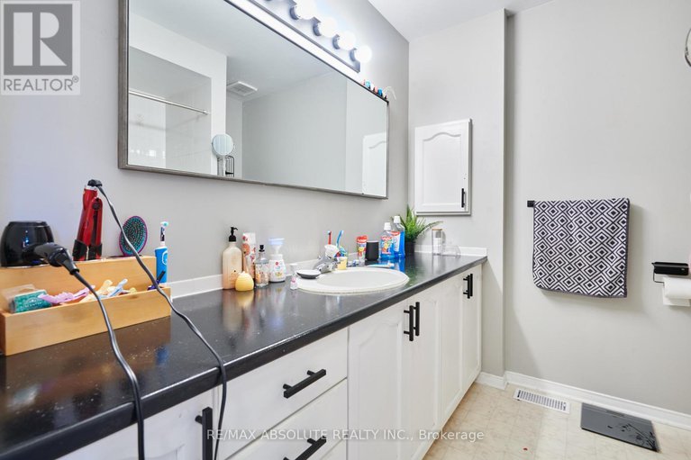 28640841/6142-arbourwood-drive/chapel-hill/ottawa/ontario/K1C7K8_24