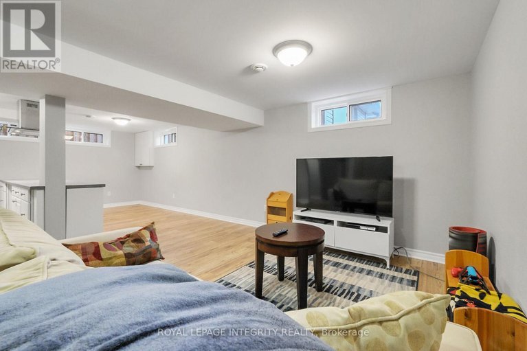 28810538/840-cork-street/elmvale-acres/ottawa/ontario/K1G1Y2_31