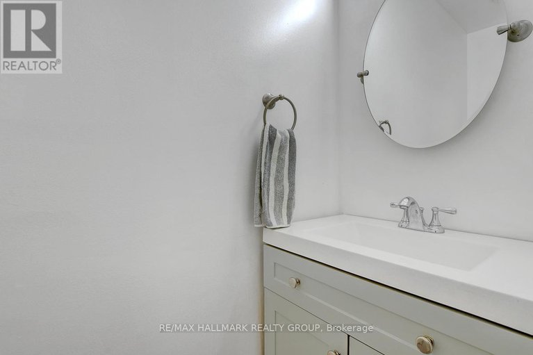 28845006/44-turret-court/glencairnhazeldean/ottawa/ontario/K2L2L1_14