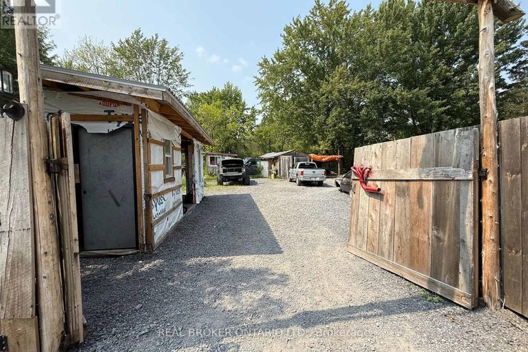 28710222/2401-totem-ranch-road/north-grenville-twp-kemptville-south/north-grenville/ontario/K0G1T0_14