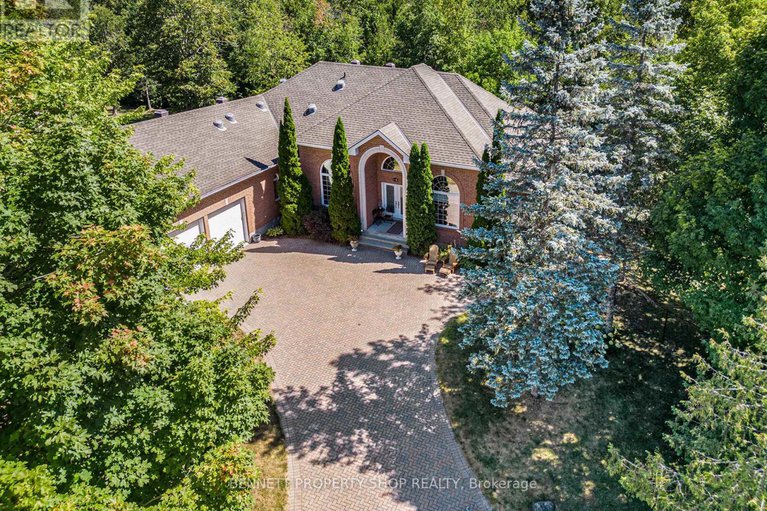 28752704/5-countryside-green/cedar-hillorchard-estates/ottawa/ontario/K2R1B5_1