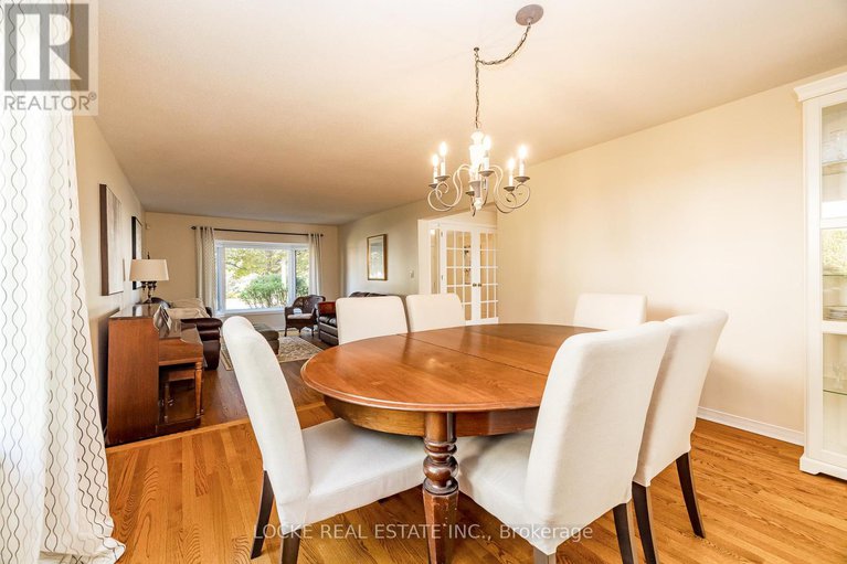28873478/1668-sansonnet-street/mer-bleuebradley-estatesanderson-park/ottawa/ontario/K1C5Y6_9