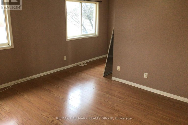29119256/1586-duplante-avenue/fallingbrookpineridge/ottawa/ontario/K4A4A1_13