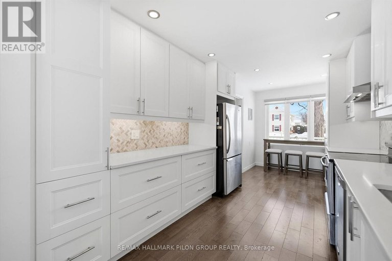 29620278/284-mceachern-crescent/bilberry-creekqueenswood-heights/ottawa/ontario/K1E3K3_3