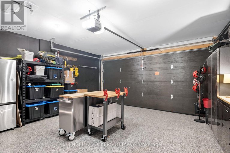 29464568/157-avro-circle/cfb-rockcliffe-and-area/ottawa/ontario/K1K4K7_43