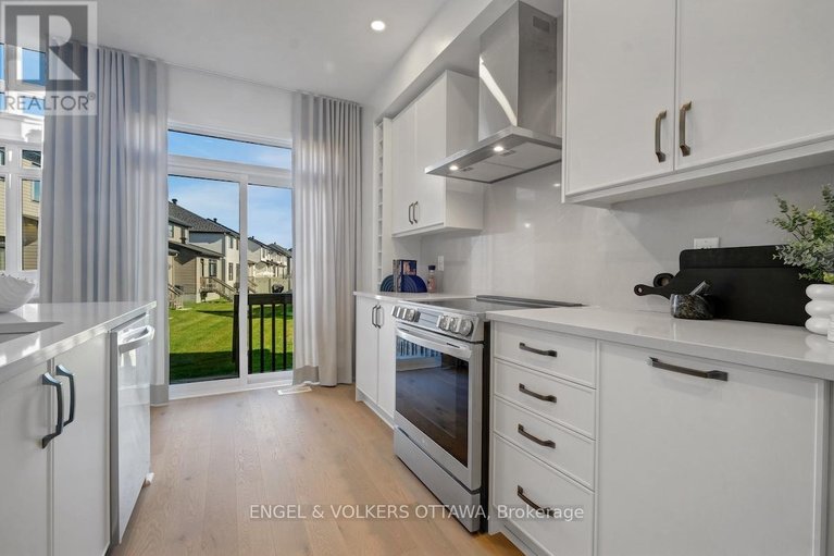 29008801/2006-allegrini-terrace/emerald-meadowstrailwest/ottawa/ontario/K2S2S7_20