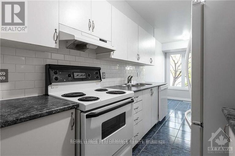 28623720/10-1132-gablefield-private/beaconwood/ottawa/ontario/K1J1E3_10