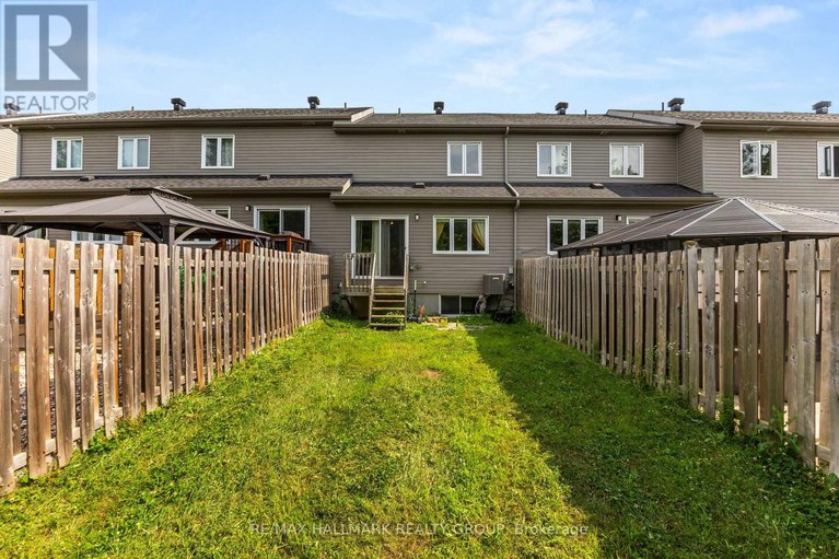 28887715/2309-marble-crescent/town-of-rockland/clarence-rockland/ontario/K4K0G9_30