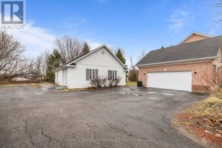 29615977/1007-st-pierre-road/embrun/russell/ontario/K0A1W0_2