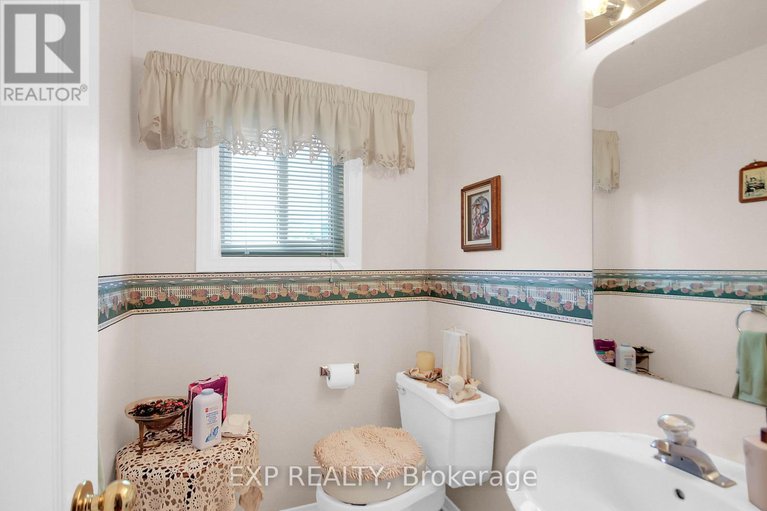 28705639/2104-gardenway-drive/fallingbrookgardenway-south/ottawa/ontario/K4A3K2_11