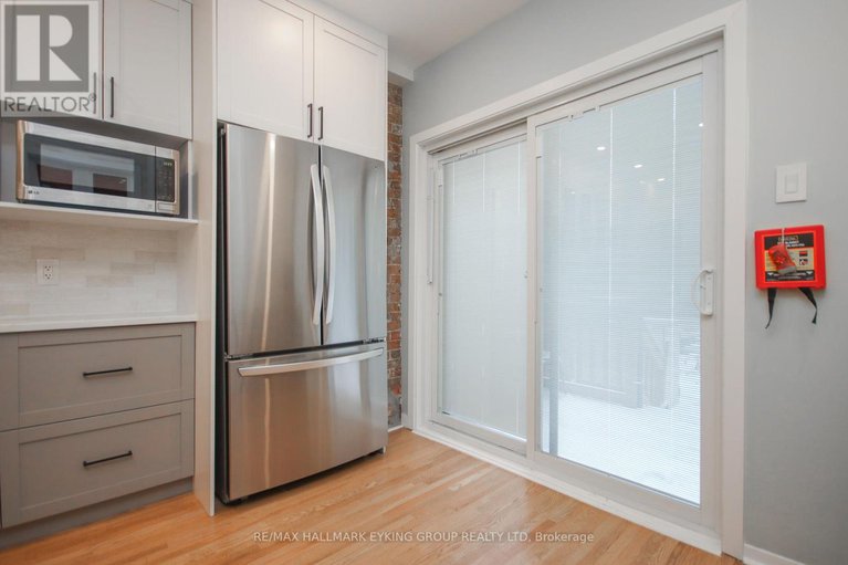 28220496/239-york-street/lower-town/ottawa/ontario/K1N5T9_24