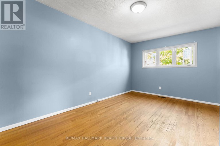 28943105/2437-tupper-avenue/hawthorne-meadows/ottawa/ontario/K1G1G6_12