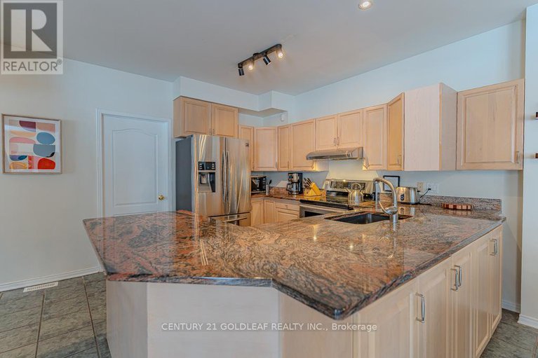 29418549/1075-north-river-road/overbrook/ottawa/ontario/K1K3V9_15