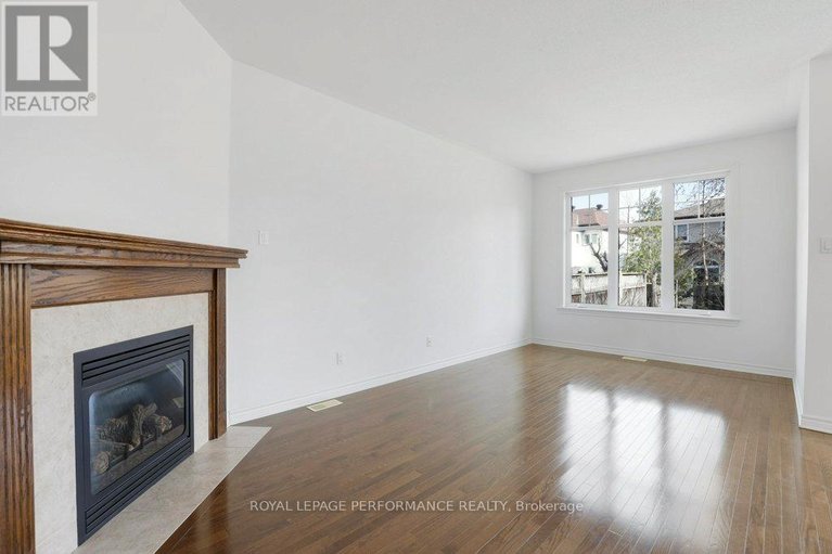 29648460/203-bradwell-way/blossom-parkkemp-parkfindlay-creek/ottawa/ontario/K1T4J4_16