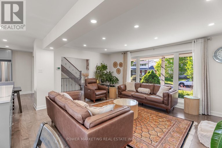28389026/2714-hickson-crescent/redwood-park/ottawa/ontario/K2H6Y6_10