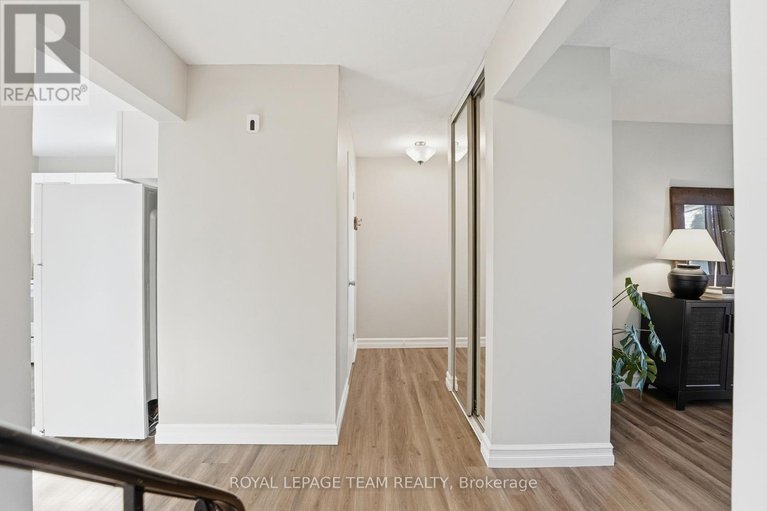 29452274/67-castlefrank-road/glencairnhazeldean/ottawa/ontario/K2L2E6_5