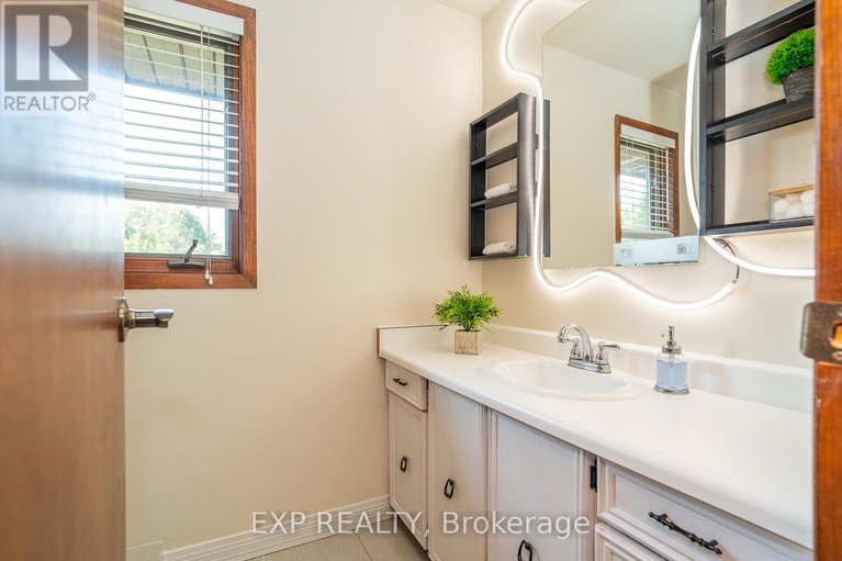 28979168/1437-usborne-street/mcnabbraeside-twps/mcnabbraeside/ontario/K0A1G0_24
