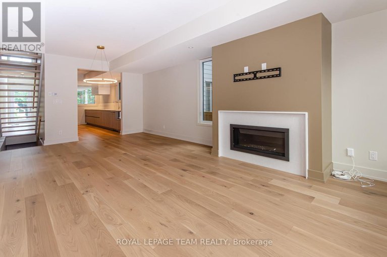 29127394/b-13-fifth-avenue/glebe/ottawa/ontario/K1S2M2_12
