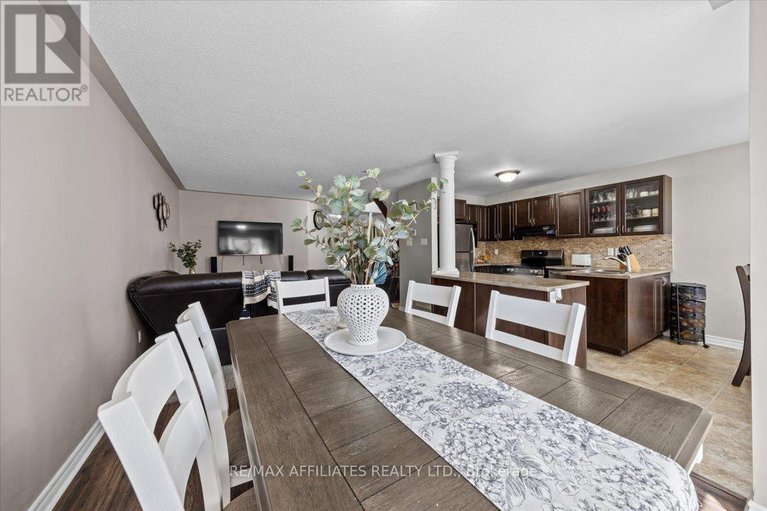 28378372/119-silvermoon-crescent/avalon-east/ottawa/ontario/K4A0P5_13