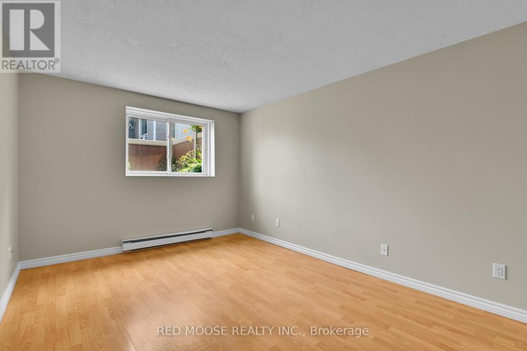 28615037/36a-782-st-andre-drive/hiawatha-parkconvent-glen/ottawa/ontario/K1C4R7_28