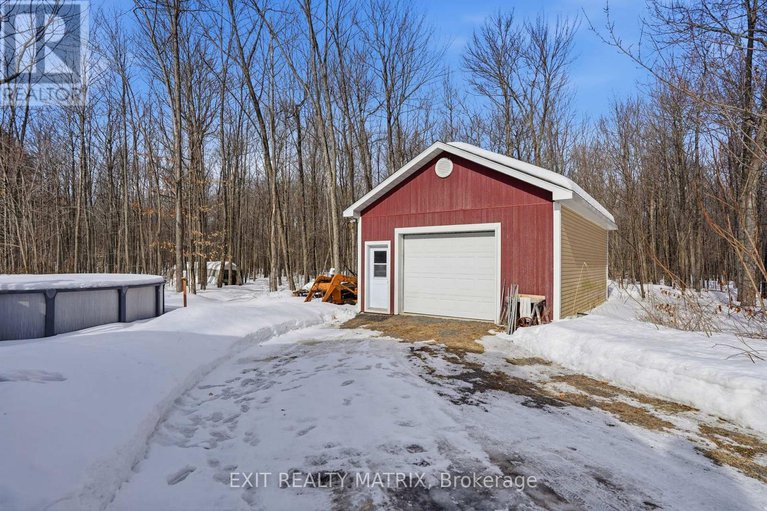 29431063/8150-montee-lemieux-road/east-hawkesbury/ontario/K0B1M0_29