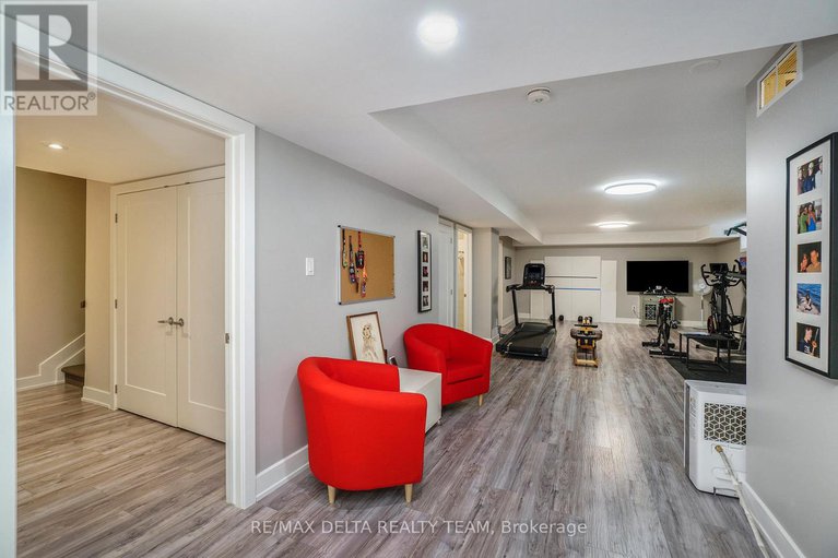 29345716/240-mullin-private/mer-bleuebradley-estatesanderson-park/ottawa/ontario/K1W0K6_12