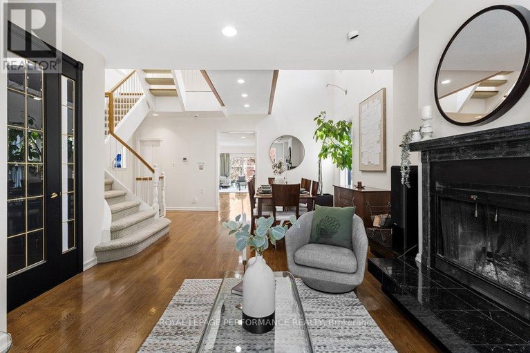 29650204/35-waverley-street/ottawa-centregolden-triangle/ottawa/ontario/K2P0T7_6