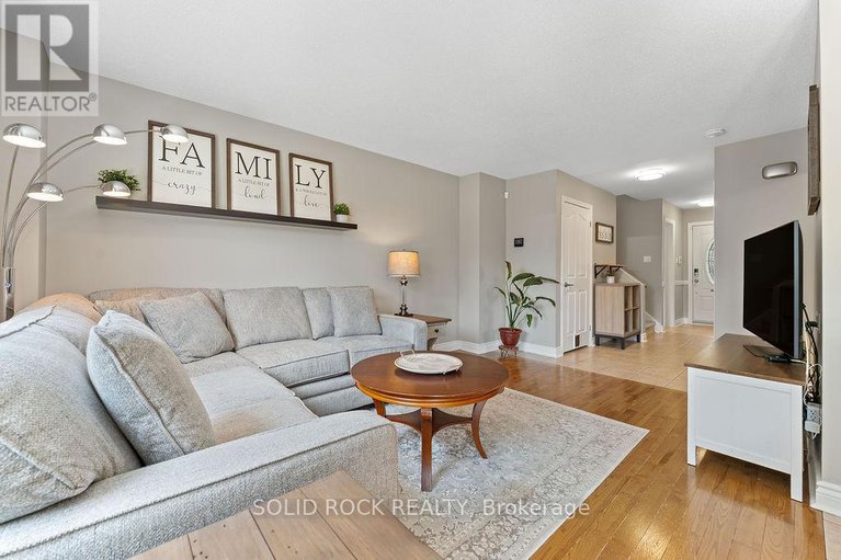 28618076/33-benlark-road/on-the-green/ottawa/ontario/K2J2L5_13